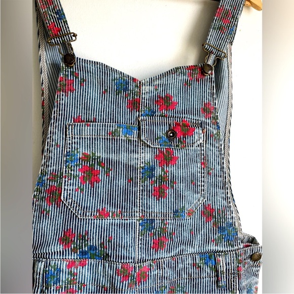NWOT Free People Railroad Floral Print Denim Overalls Jumpsuit Size 8 - Picture 8 of 12